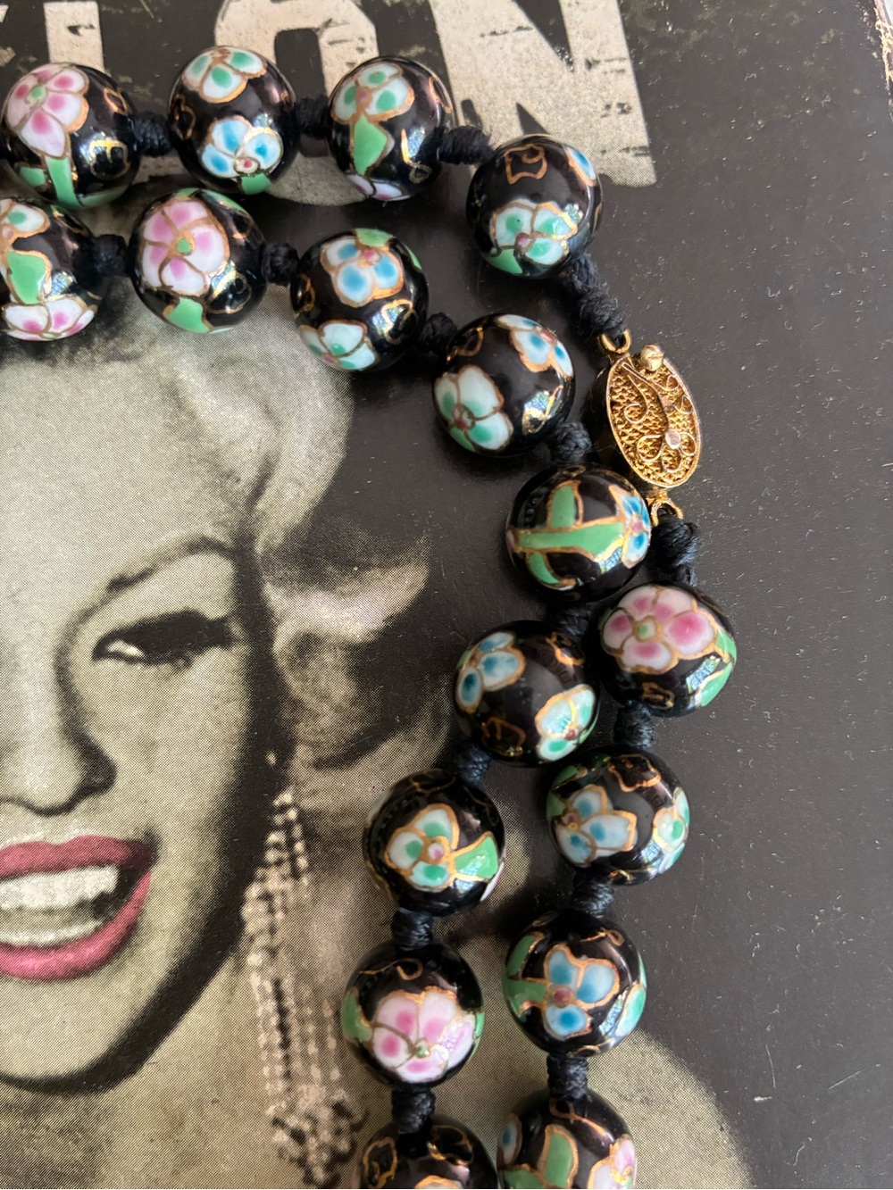 Vintage 1940’s Cloisonné Floral Bead Necklace in Black with Pink & Green Accents - Picture 5 of 9